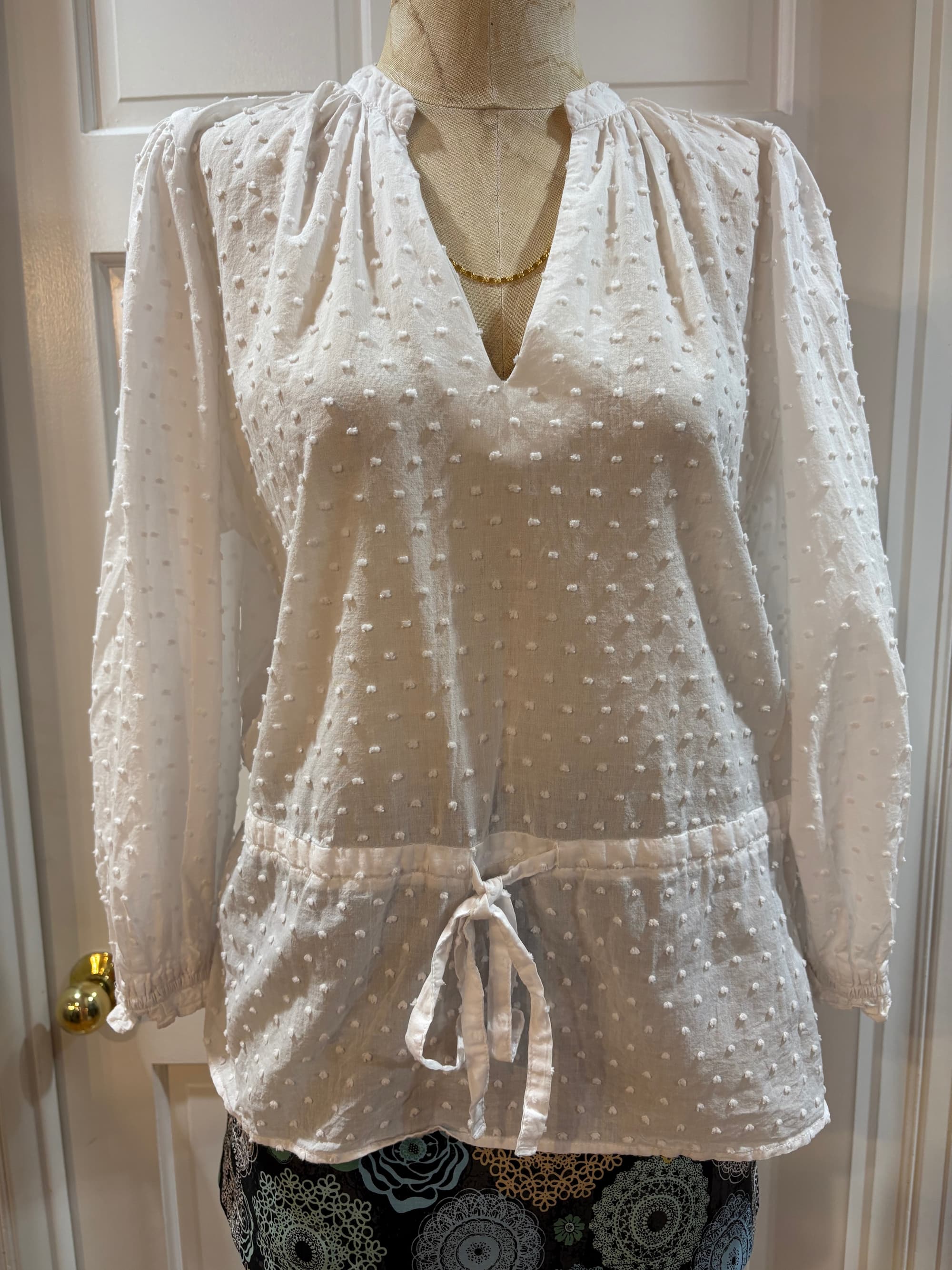 Swiss Dot V-Neck Drawstring Peplum Blouse in White