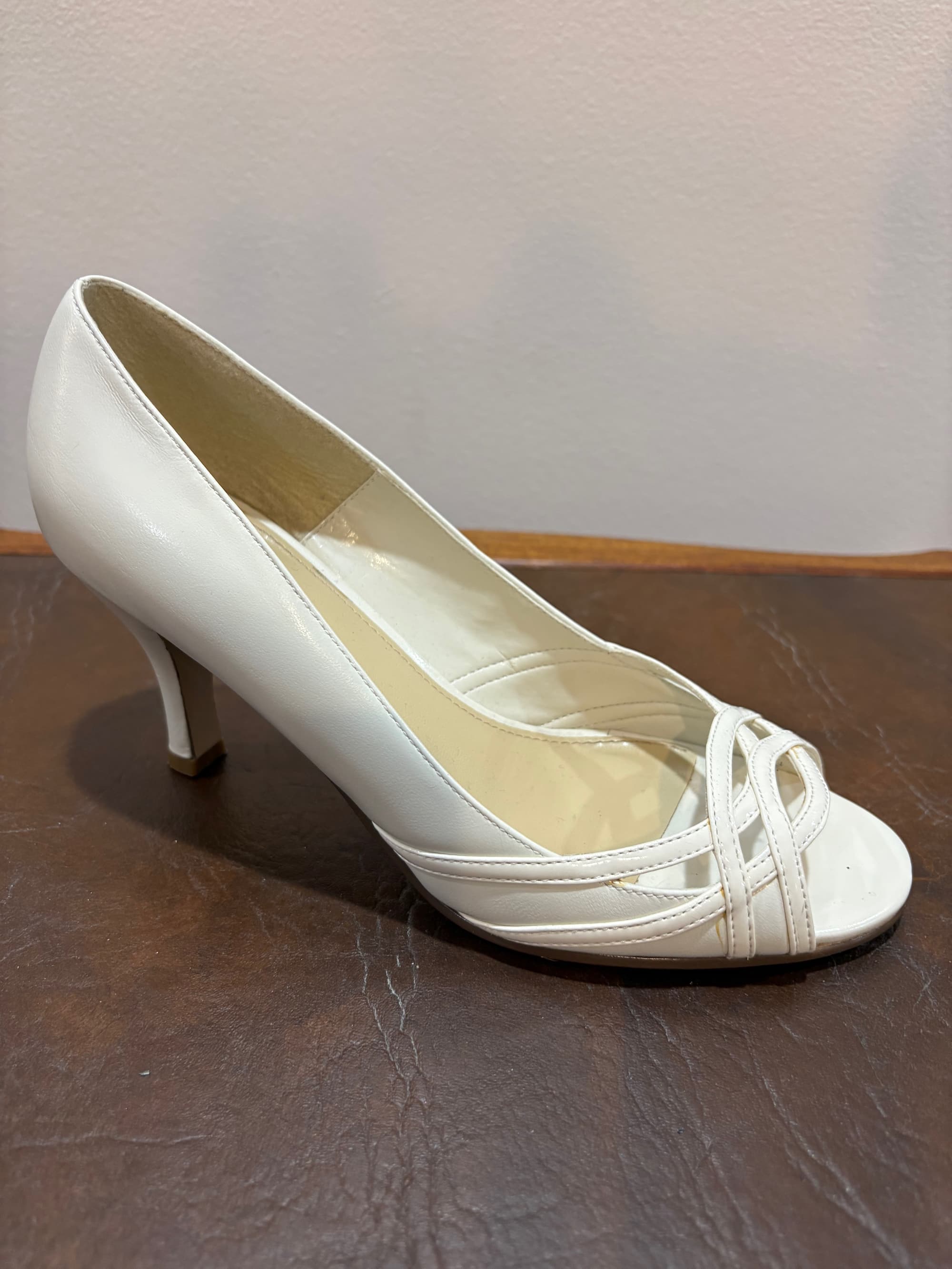 Unisa Bone Leather Pump — European Comfort