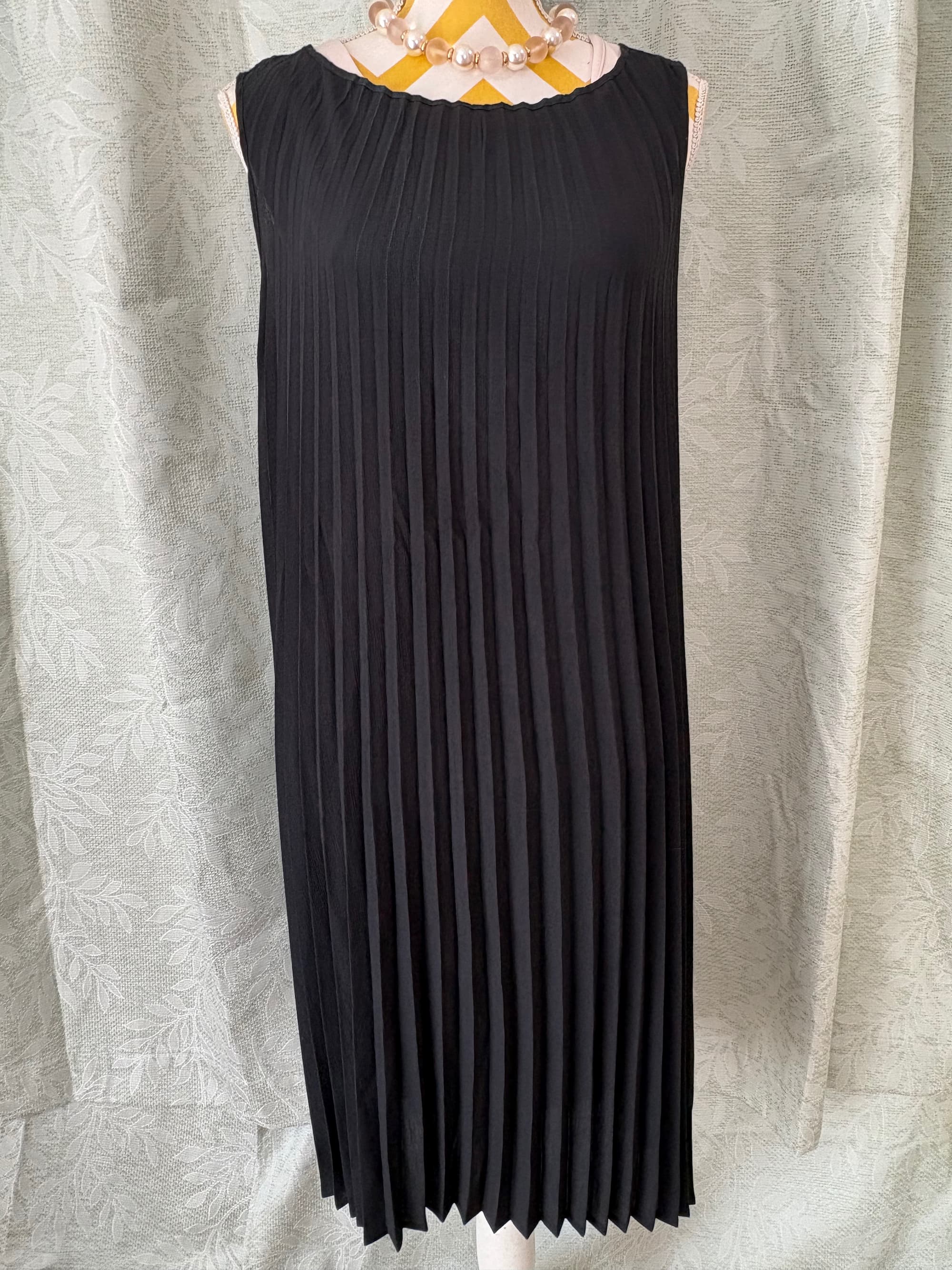 Babette San Francisco Black Accordion Pleat Sleeveless Dress Zigzag Hem