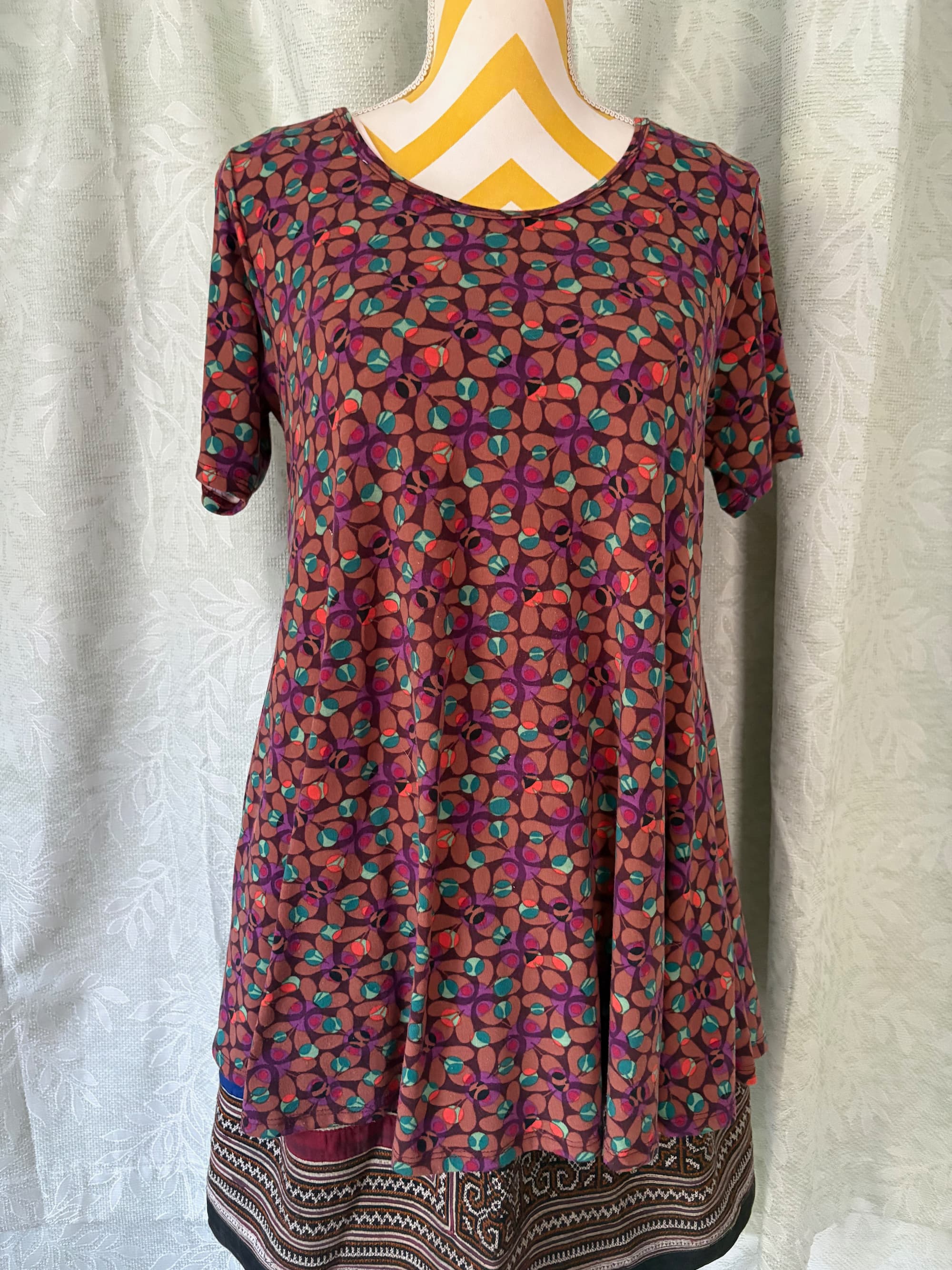 LuLaRoe Abstract Geometric Carly High-Low Swing Dress — Statement Style | Size S